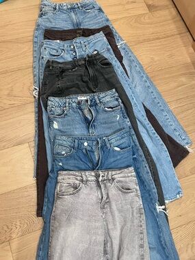 7 pairs of women’s jeans